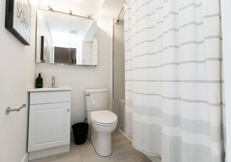 Apartment Charming Two-Bedroom Getaway With Large Private Yard Victoria